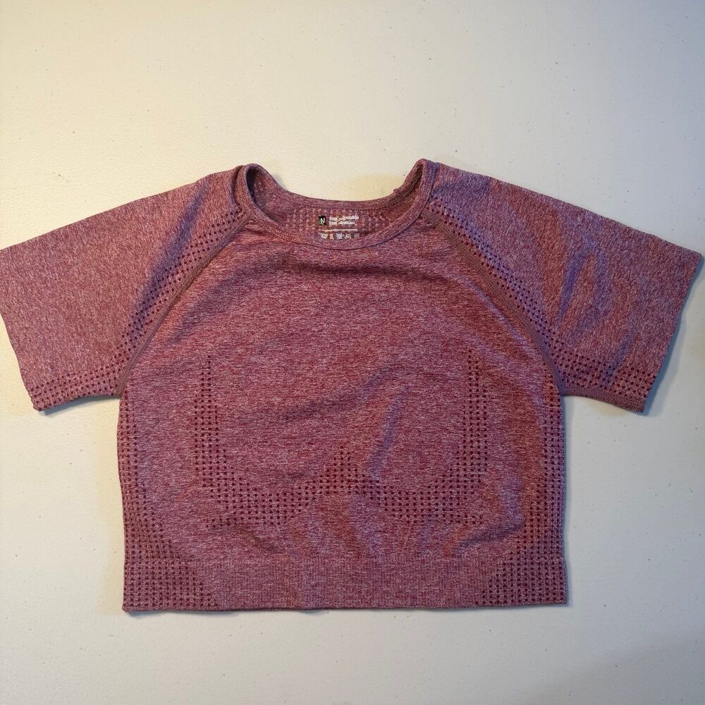 Women’s Athletic crop top burgundy size medium